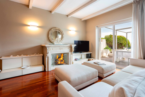 Elegant seafront property on the cliffs of Catania 42956