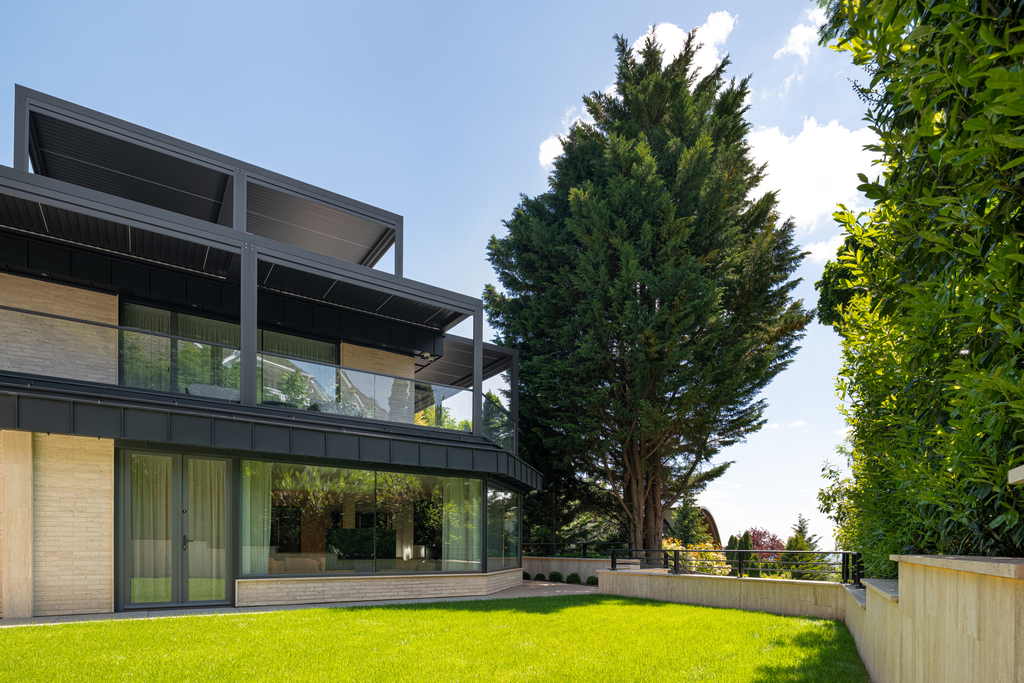 Современная элегантность в престижных холмах Будапешта: новый дом с 4 спальнями и 4 ванными в 2-м районе